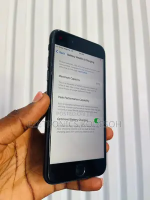 Apple iPhone SE (2020) 64 GB Black