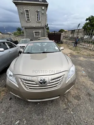Toyota Camry 2008 Gold