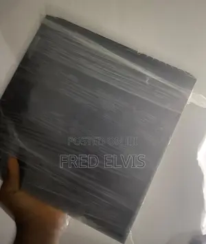 Ps4 Console and 2 Pads With 7 Games Already Installed in the Game.