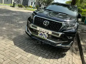 New Toyota Land Cruiser Prado 4.0 2023 Black