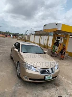 Lexus ES 350 2010 Gold