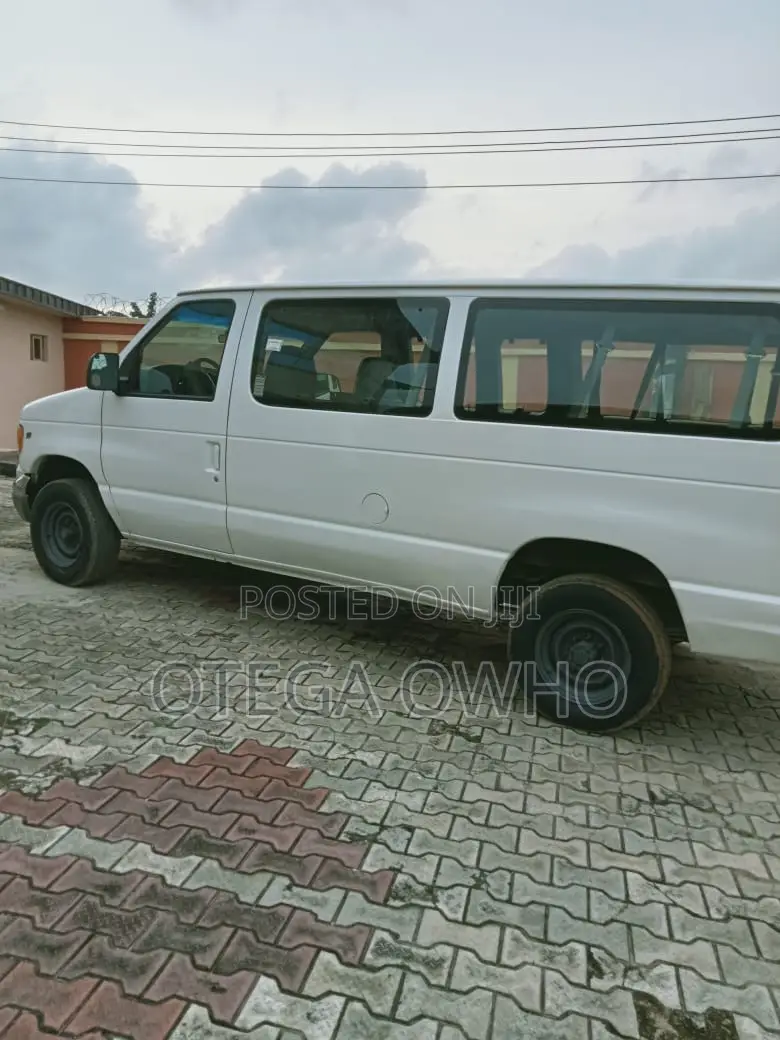 Ford E350 2007 White