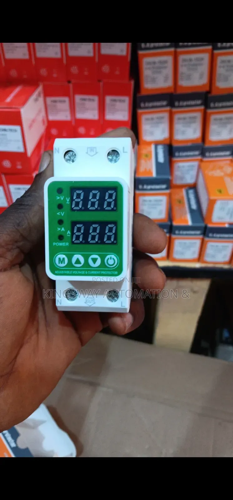 Smart Voltage Monitor for Inverter Charging
