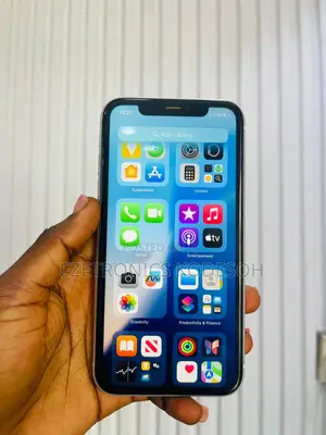 Apple iPhone XR 64 GB White