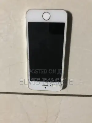 Apple iPhone SE 16 GB Silver