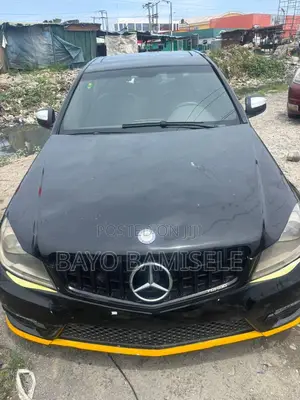 Mercedes-Benz C300 Luxury Sedan RWD (3.0L 6cyl 7A) 2009 Black
