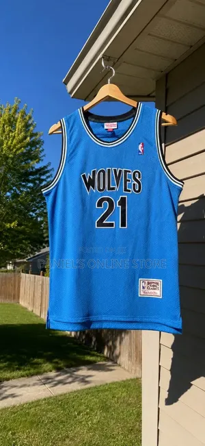 Basketball Top