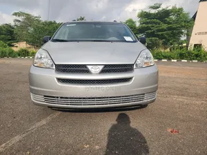 Toyota Sienna LE AWD 2005 Gold