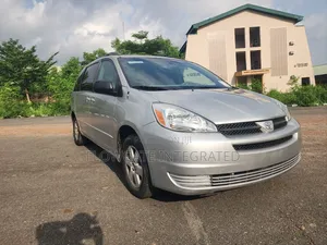 Toyota Sienna LE AWD 2005 Gold