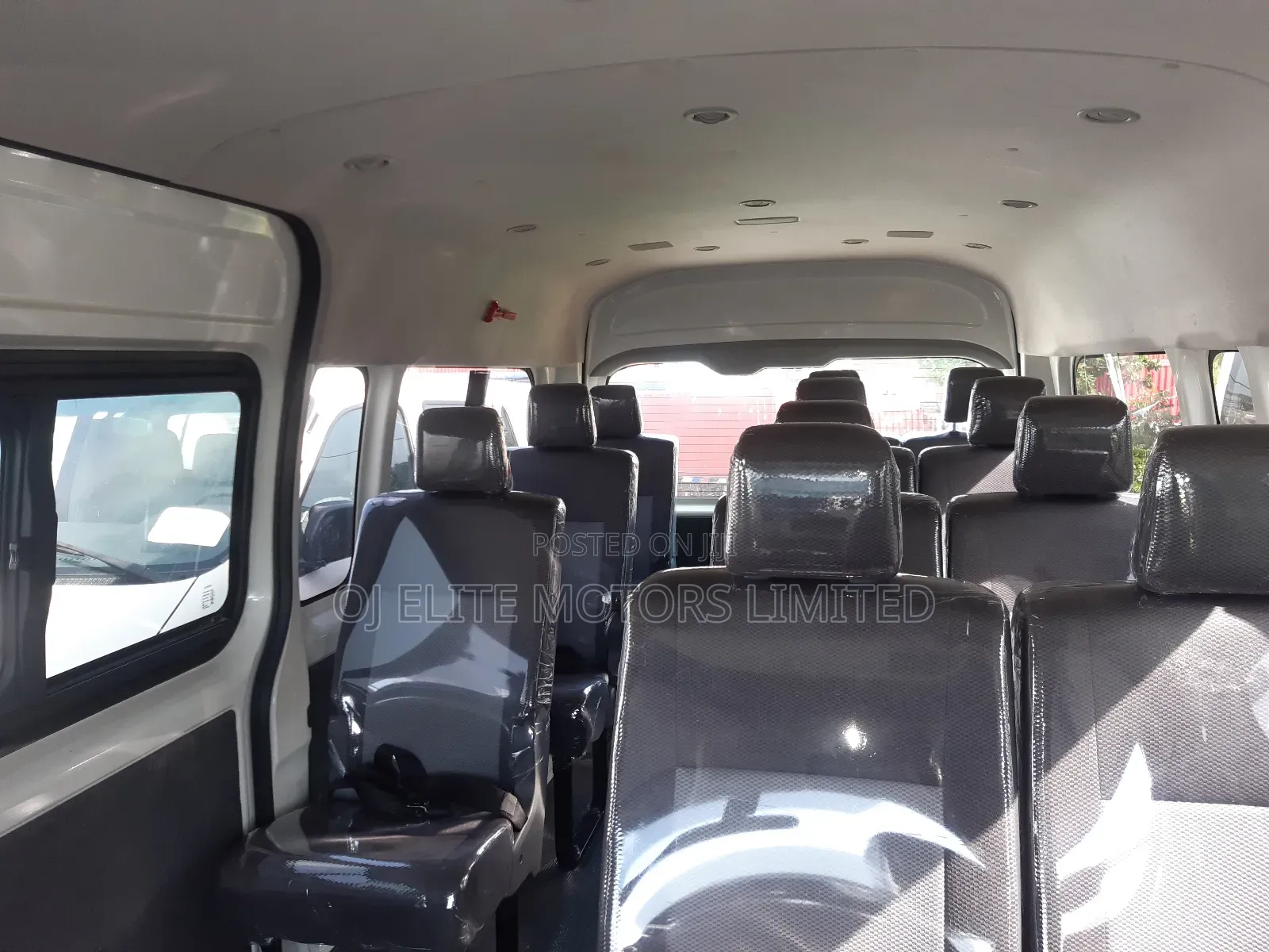 Toyota HiAce 2022 White