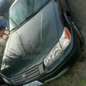 Toyota Camry 2000 Green