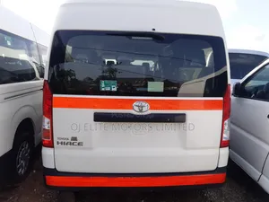 Toyota HiAce 2022 White