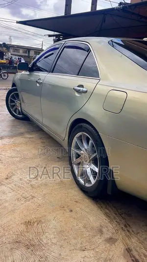 Toyota Camry 2011 Gold