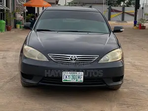 Toyota Camry LE 4dr Sedan (2.4L 4cyl 5M) 2004 Black