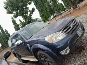 Ford Everest 2013 Blue