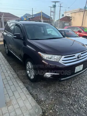 Toyota Highlander 3.5L 2WD 2013 Burgundy