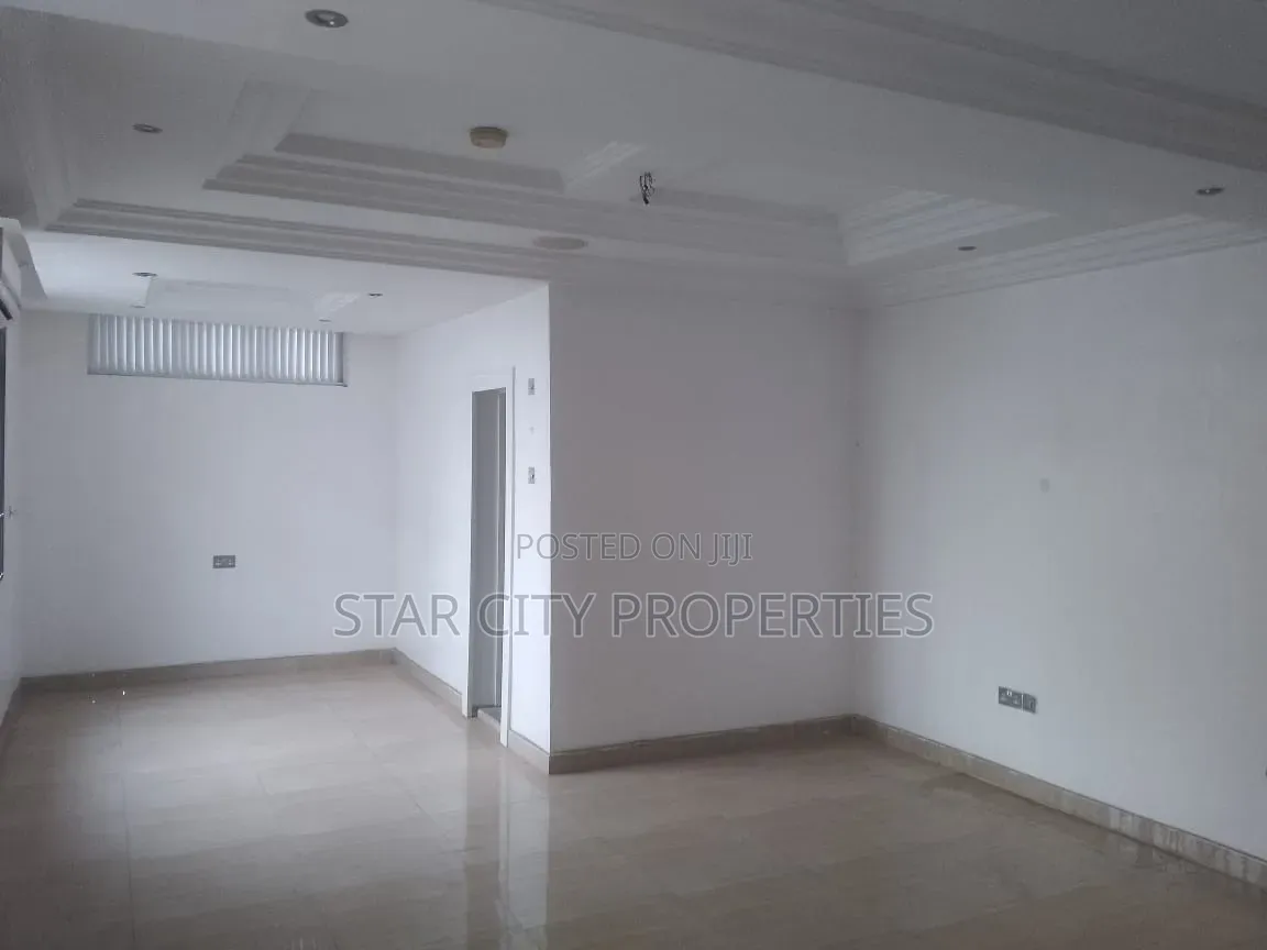 7bdrm Duplex in Ikeja Gra for rent