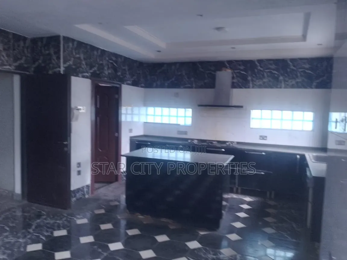 7bdrm Duplex in Ikeja Gra for rent