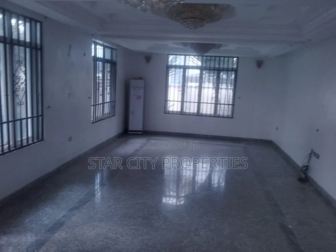 7bdrm Duplex in Ikeja Gra for rent
