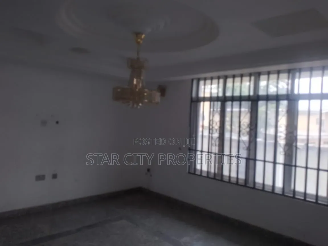 7bdrm Duplex in Ikeja Gra for rent