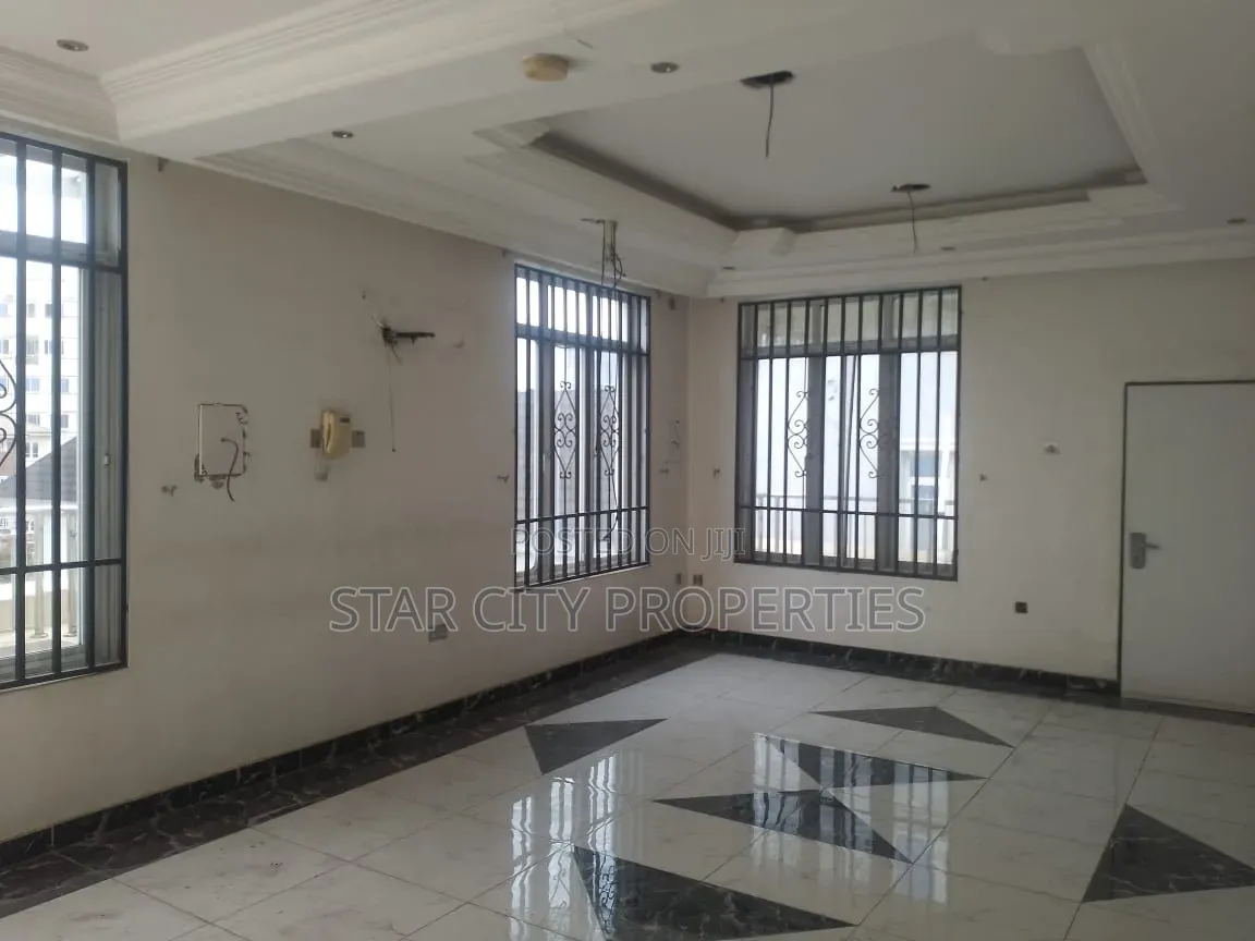 7bdrm Duplex in Ikeja Gra for rent