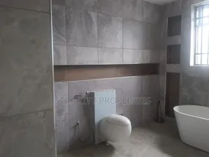 7bdrm Duplex in Ikeja Gra for rent