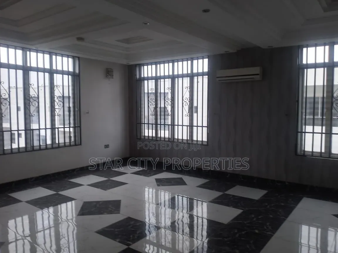 7bdrm Duplex in Ikeja Gra for rent