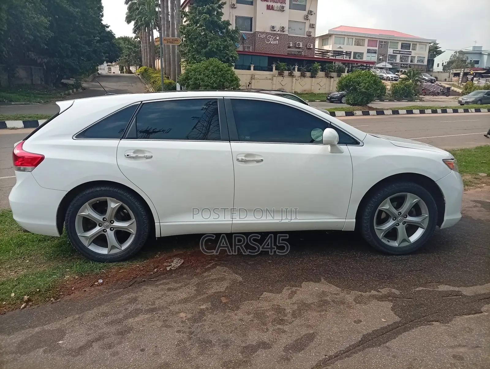 Toyota Venza 2010 White