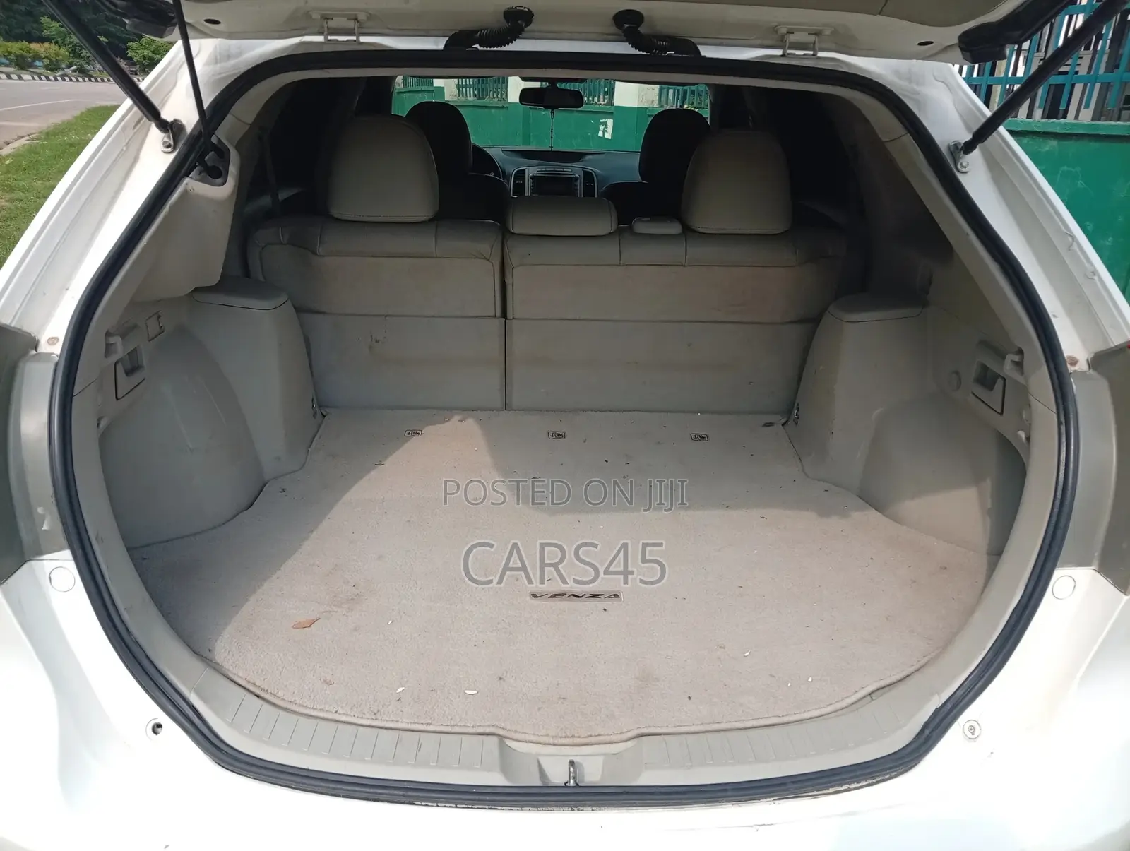 Toyota Venza 2010 White