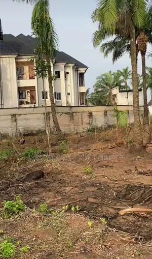 One Full Plot of Land With Dwarf Fence Advantage and Federal Light
