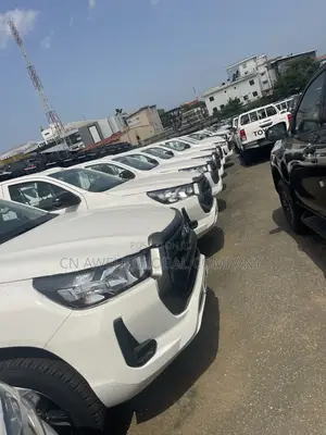 New Toyota Hilux 2025 White