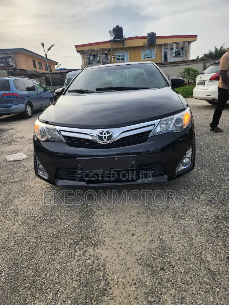 Toyota Camry XLE 4dr Sedan (2.5L 4cyl 6A) 2012 Black
