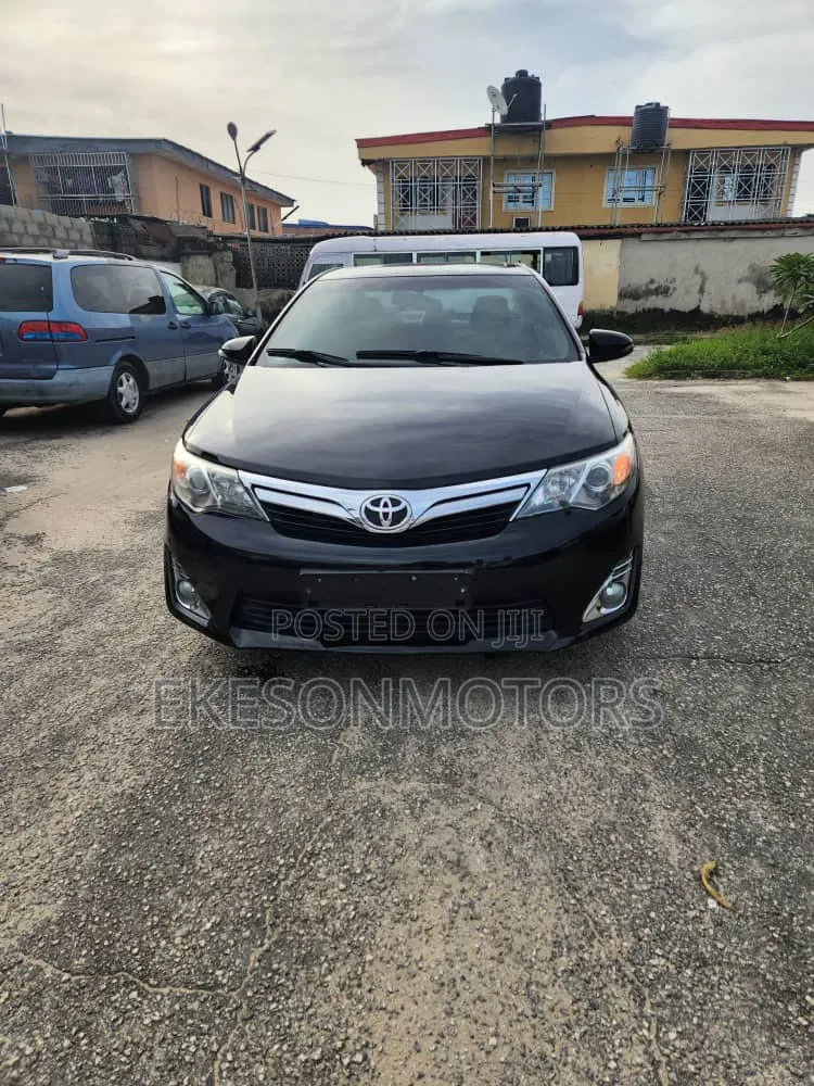 Toyota Camry XLE 4dr Sedan (2.5L 4cyl 6A) 2012 Black
