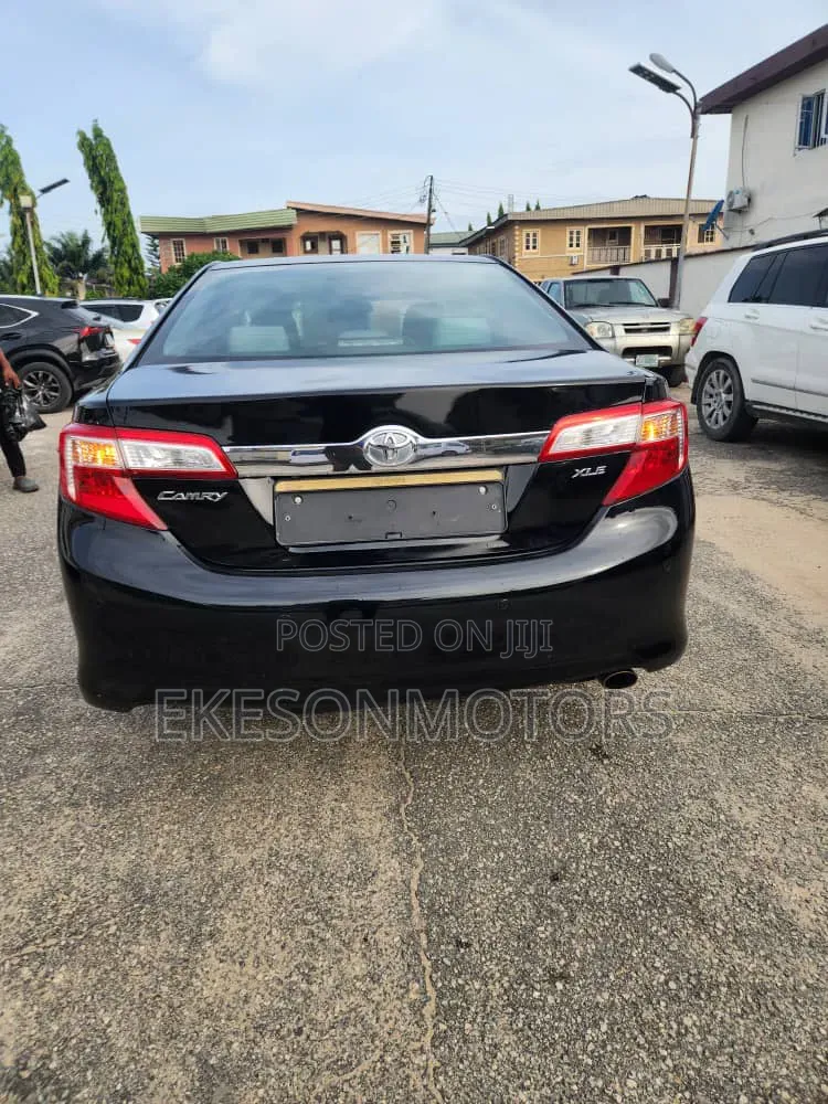 Toyota Camry XLE 4dr Sedan (2.5L 4cyl 6A) 2012 Black