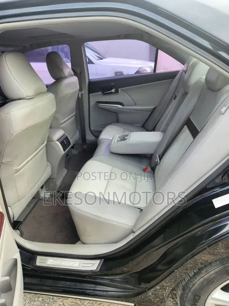 Toyota Camry XLE 4dr Sedan (2.5L 4cyl 6A) 2012 Black