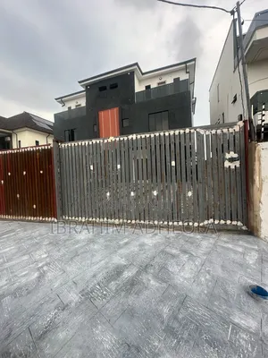 4bdrm Duplex in Millennium, Millenuim/UPS for sale