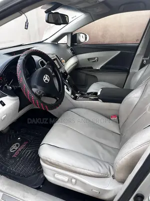 Toyota Venza 2011 Silver