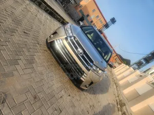 Toyota Highlander XLE 4dr SUV (3.5L 6cyl 6A) 2015 Gold