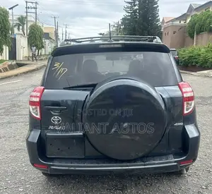 Toyota RAV4 Limited 2011 Green