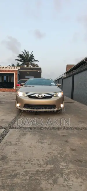 Toyota Camry 2013 Gold
