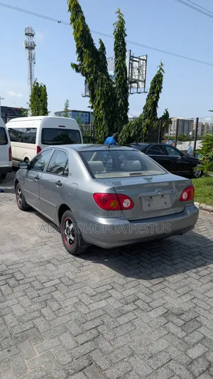 Toyota Corolla 2004 Gray
