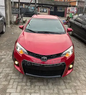 Toyota Corolla 2015 Red