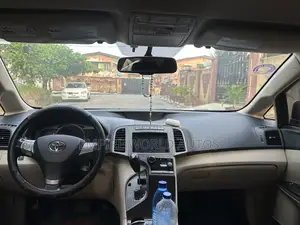 Toyota Venza LE 2011 Brown