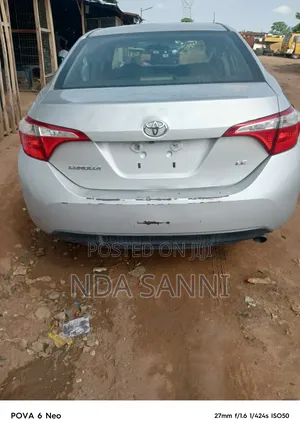 Toyota Corolla LE 4dr Sedan (1.8L 4cyl CVT) 2014 Silver