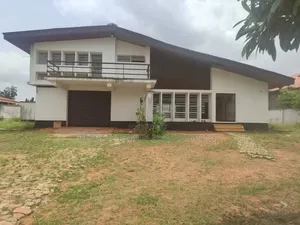 4 Bedroom Detached Building With 2 Room Bq