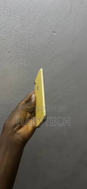 Apple iPhone XR 64 GB Yellow
