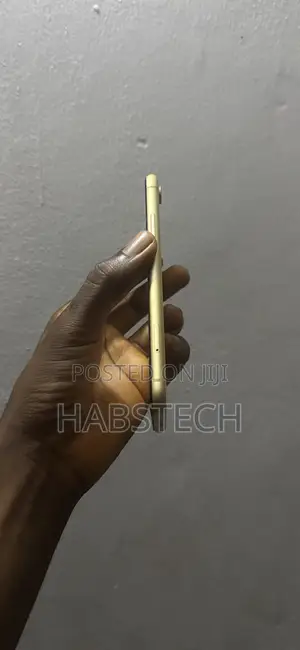 Apple iPhone XR 64 GB Yellow