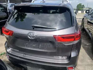 Toyota Highlander Limited V6 4x4 (3.5L 6cyl 6A) 2016 Gray