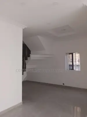 To Let Commercial 4-Bedroom Detached Duplex