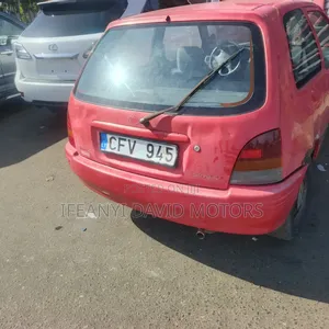 Toyota Starlet 1999 Red